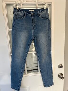 KanCan Skinny Jeans in Medium Blue Wash